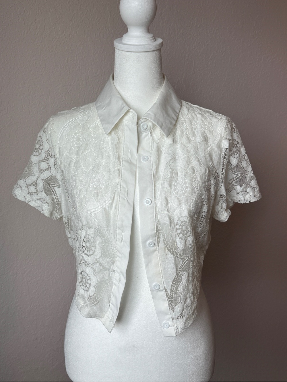 SHEIN White Lace Crop Button-Front Short Sleeve Top
